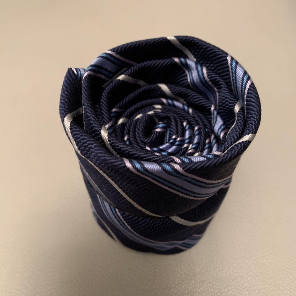 Banana Republic - Men’s dark navy blue tie